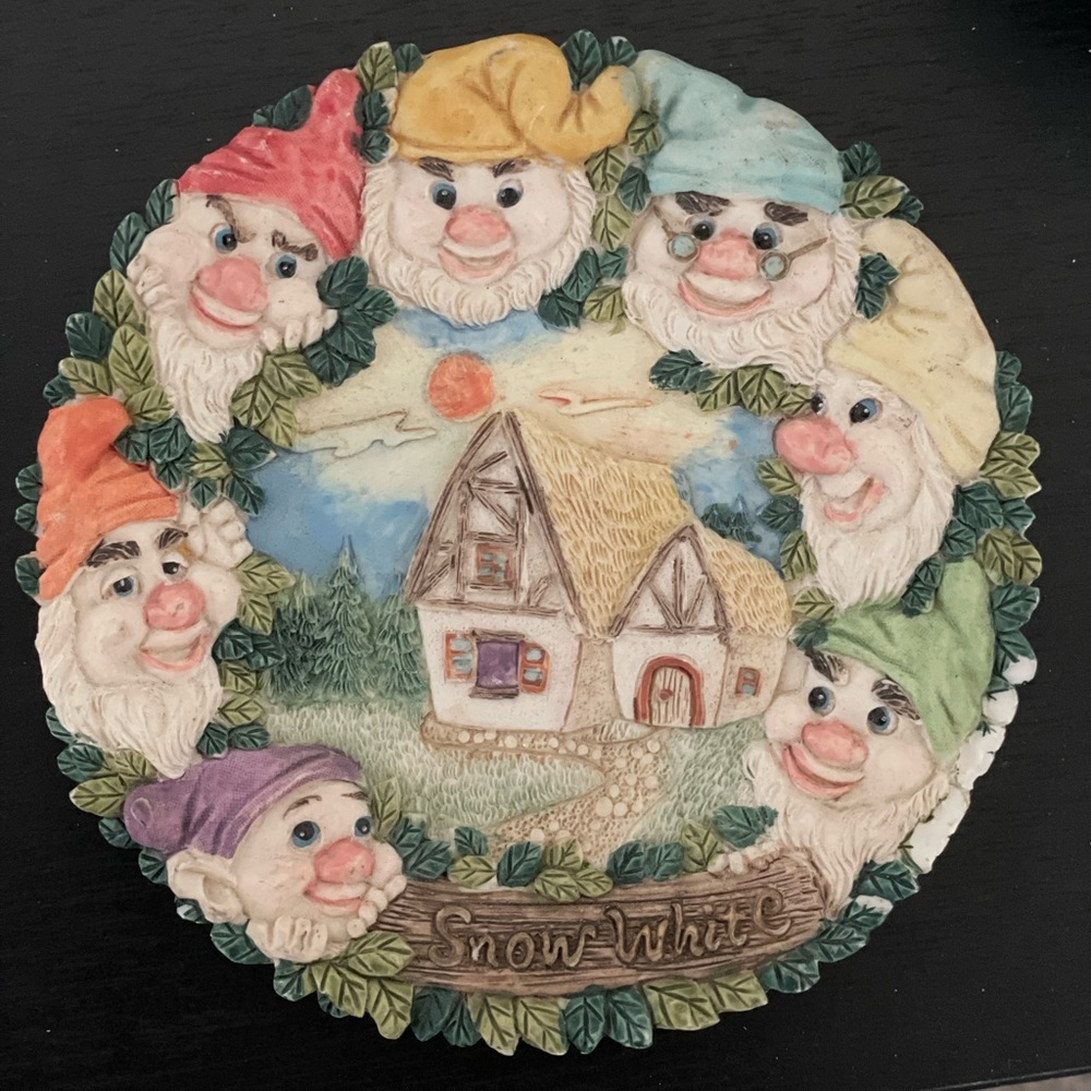 Snow White - Picture 2 of 3